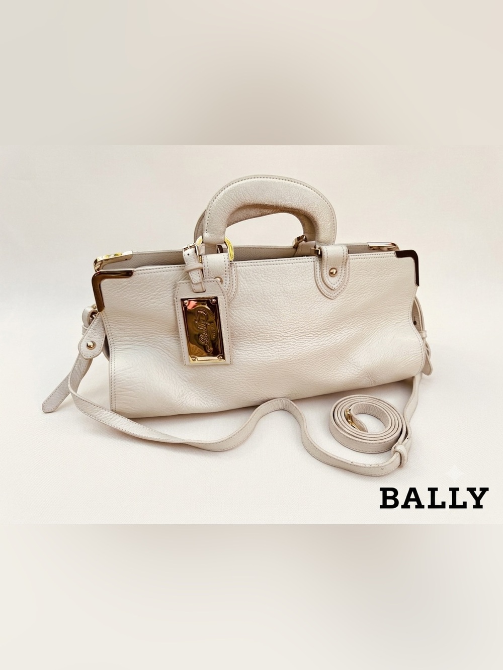 Bally Cream Leather Bag